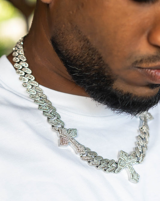 Collier croix argenté